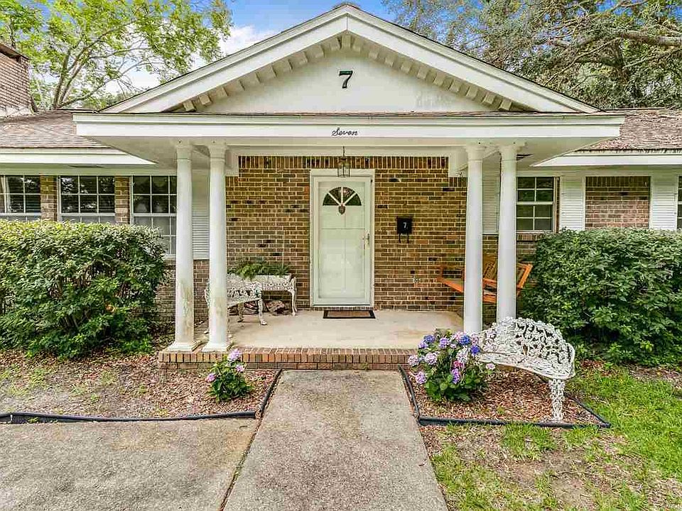 1st image of 7 Highpoint Dr
