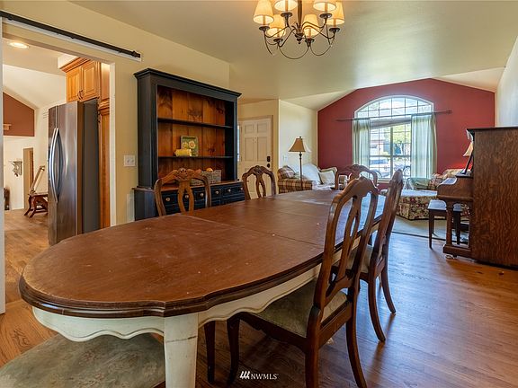 Formal dining room