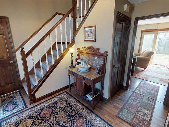 2nd image of 1817 Beechwood Dr