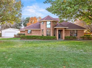 106 Ridge Oak Dr, Red Oak, TX 75154