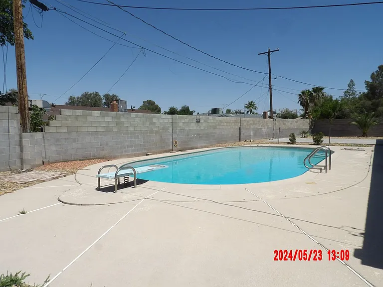 4240 Gaye Ln — Photo 22