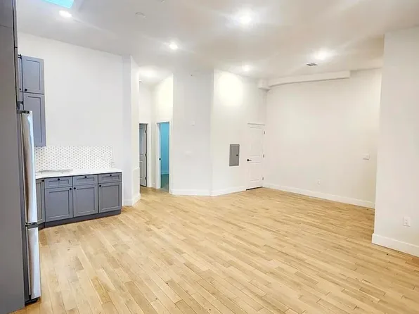 131 Hopkins Avenue image 6 of 15