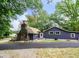 35 E Elro Dr, Oak Ridge, NJ 07438