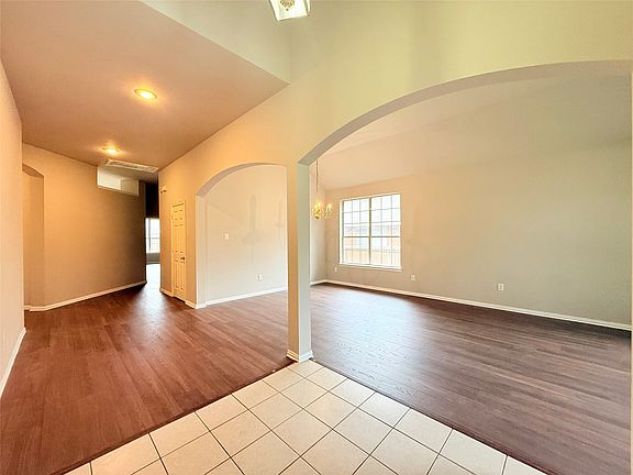 4th image of 536 Pinnacle Dr