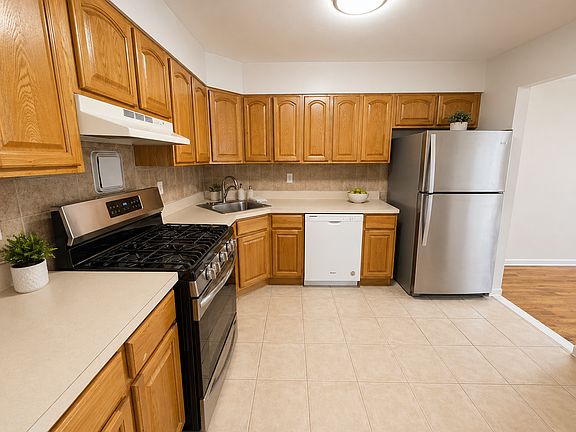 4th image of 75-15 Caldwell Ave #2C