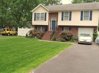 1009 Lake Heritage Dr, Ruther Glen, VA 22546