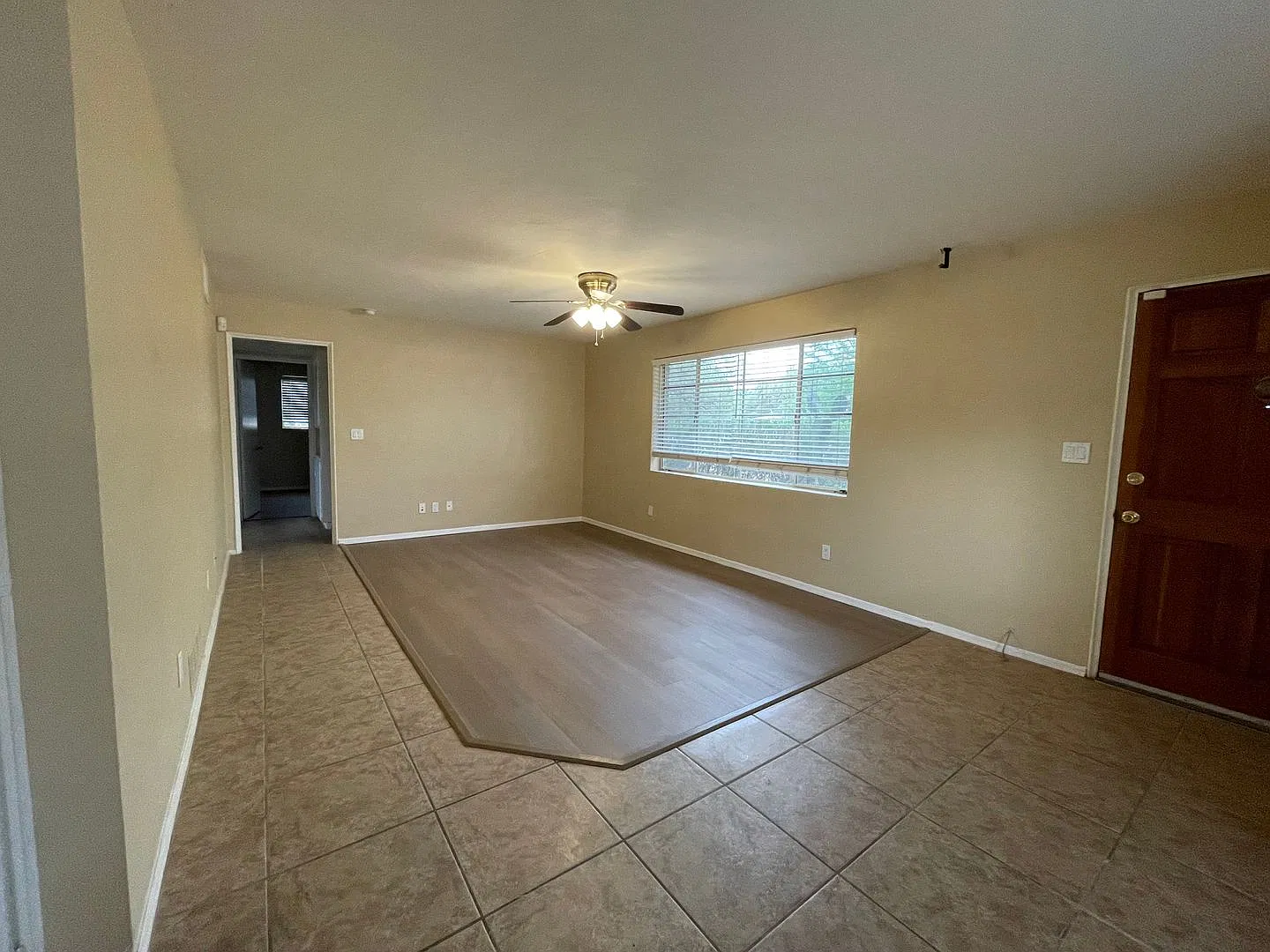 Coming Soon! Beautiful 3 Bedroom! — Photo 4
