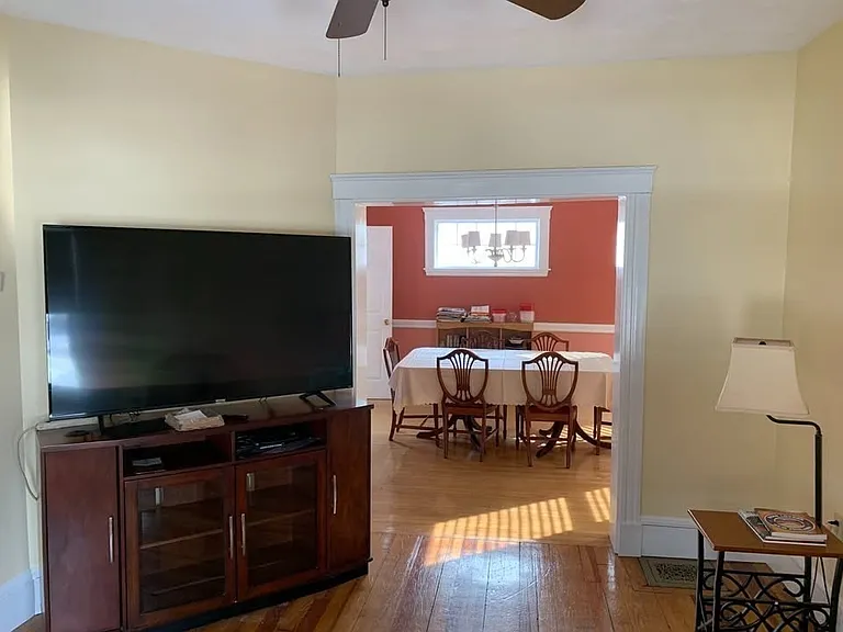 77 Sheridan Ave — Photo 8