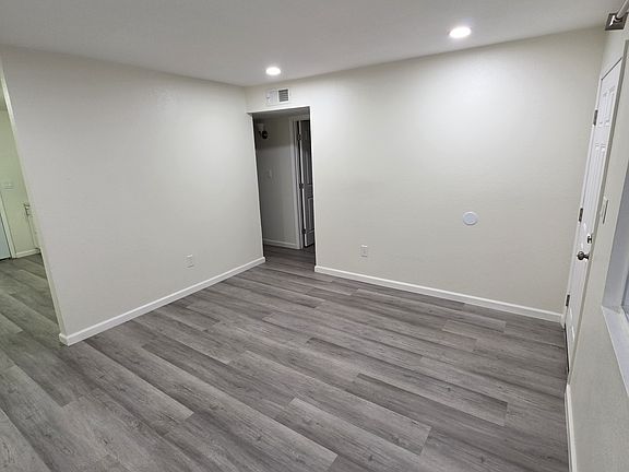 5th image of 530 Mary Ave #B