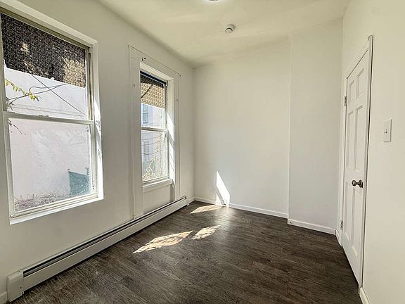 4th image of 7208 Forest Ave #1