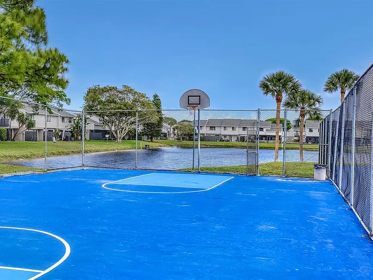 3104 Poolside Dr — Photo 34