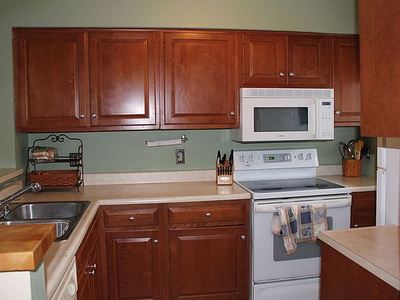 Clean, Efficient Kitchen