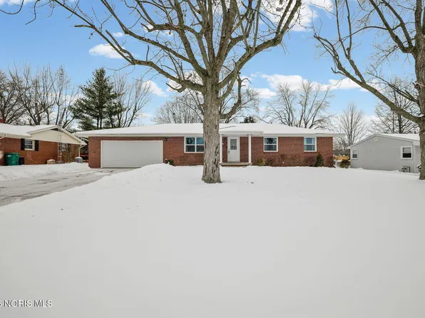 707 Winterhaven Dr, Findlay, OH 45840