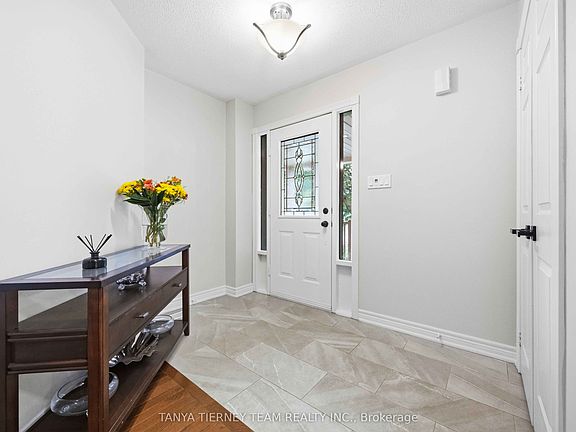 5th image of 16 Waring Ave