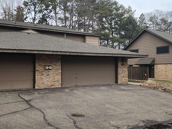 3rd image of 17700 Breconwood Rd