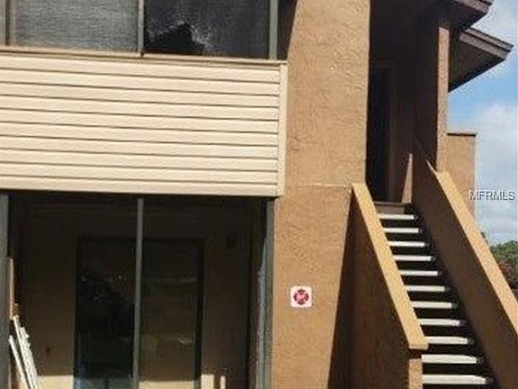 4th image of 2918 Antique Oaks Cir APT 32
