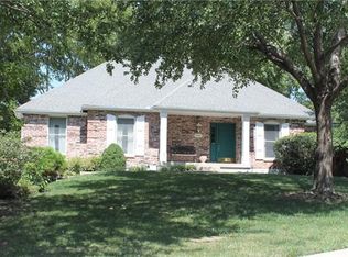 1409 NW Fox Ridge Dr, Blue Springs, MO 64015