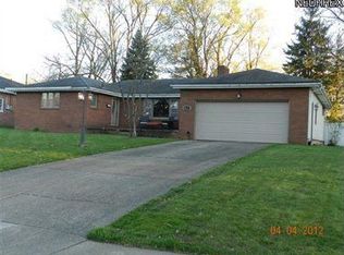 677 Mapleridge Dr, Youngstown, OH