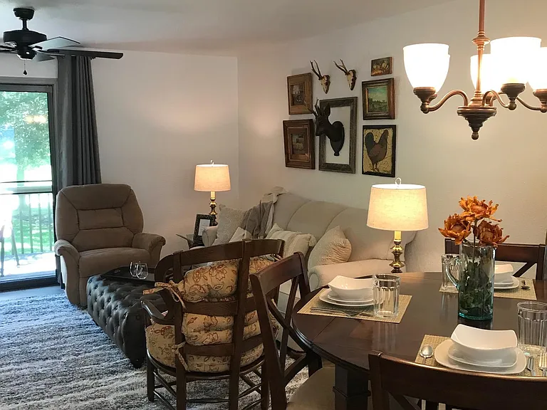 19 Lunsford Ln — Photo 12