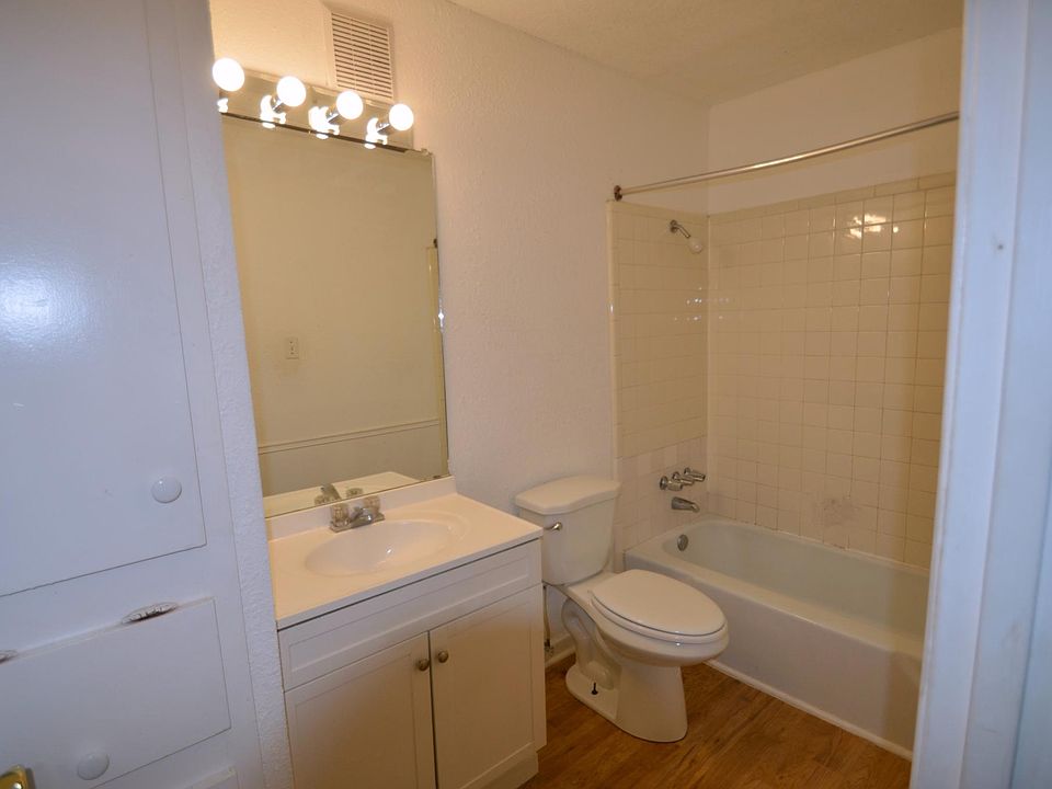 Upstairs Bathroom