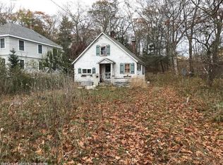 21 Campbell St, Boothbay Harbor, ME 04538
