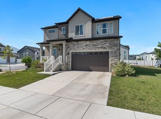 139 E Redrock Rd, Eagle Mountain, UT 84005