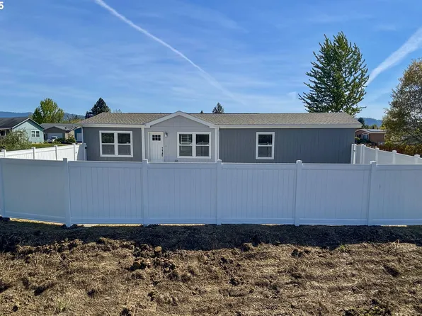 123 S Park Ct, Roseburg, OR 97471