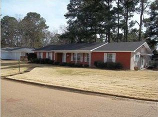 1307 Winterview Dr, Jackson, MS 39211