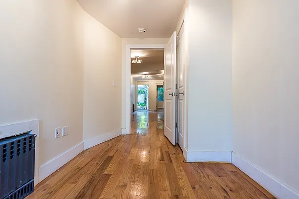 Rented by Nooklyn NYC LLC | media 26