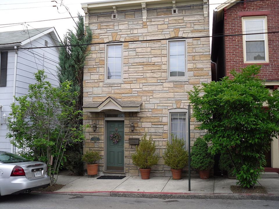 2nd image of 122 Hanover St