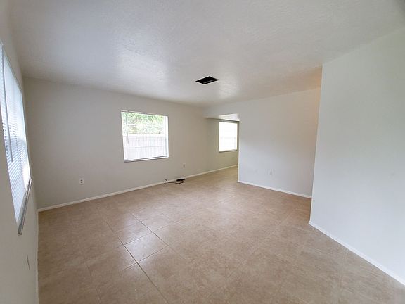3rd image of 3916 25th St W