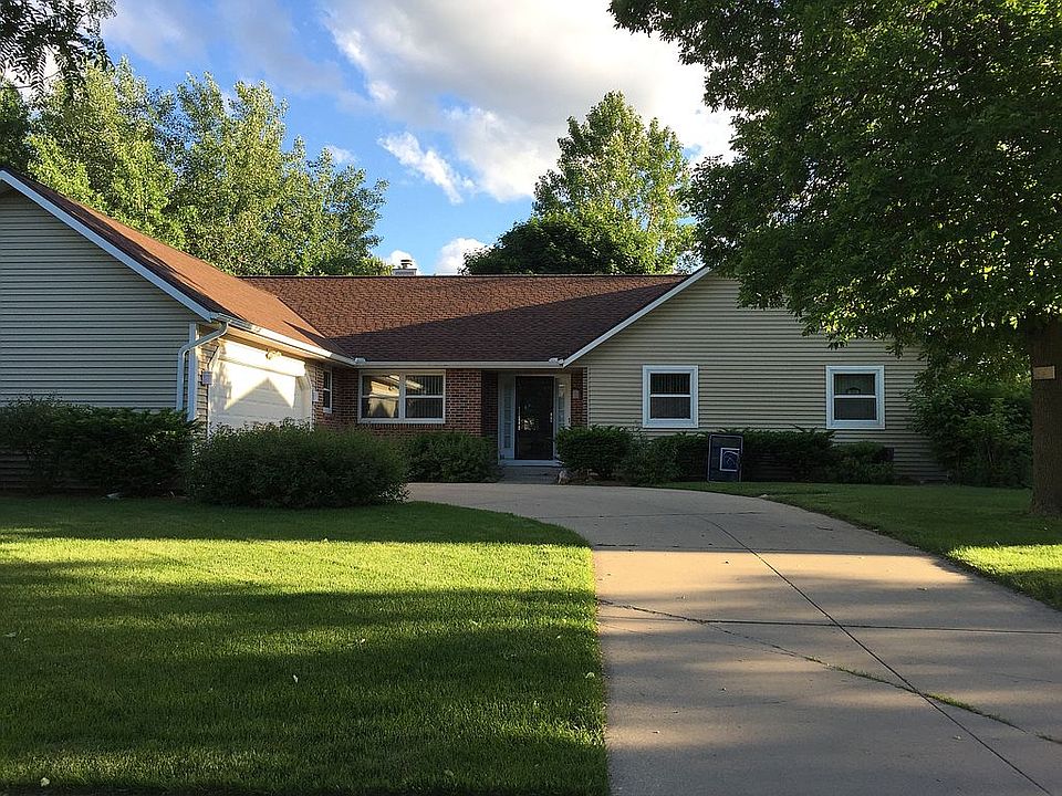 1st image of 318 Sauk Creek Dr