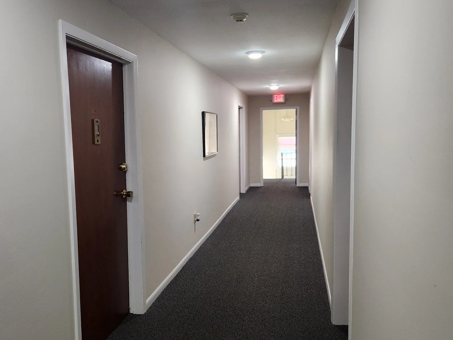 1 bed, 700 sqft, $1,200 — Photo 2