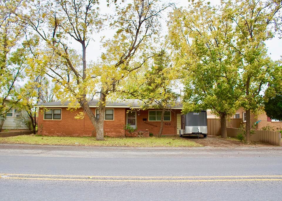 1st image of 703 NE Mustang Dr
