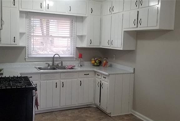 4th image of 2128 Harolds Ln