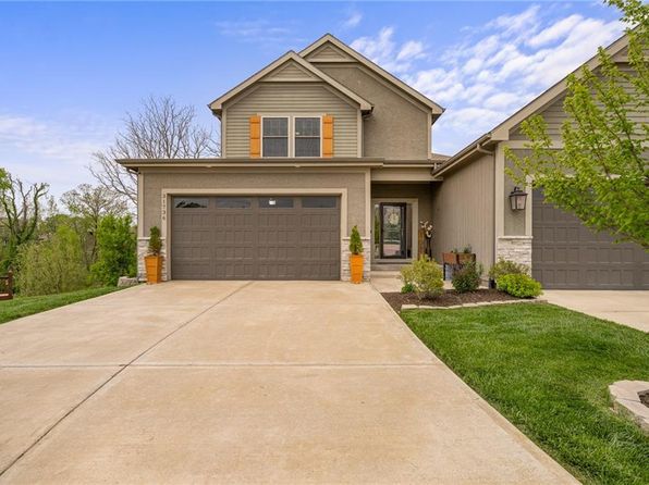 31736 W 83rd Ct, De Soto, KS 66018