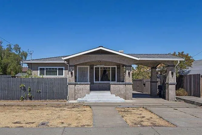 3622 East Ave photo 1