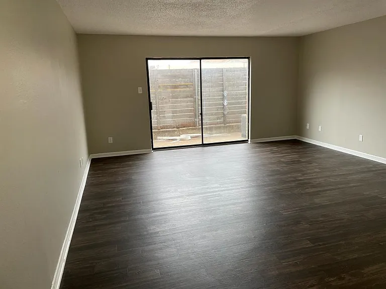 609 S 5th St #9 — Photo 3