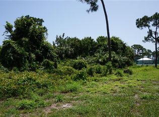 106 La Playa Ln, Sebastian, FL 32958