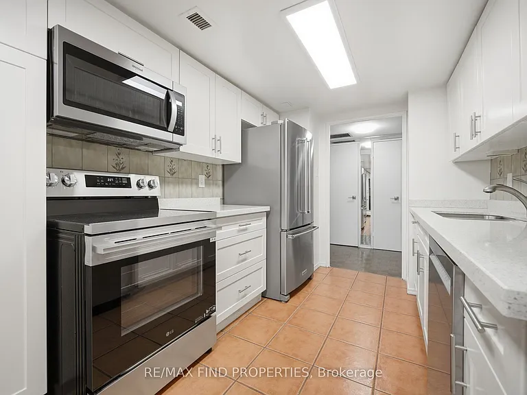 30 Wellington St E #901 — Photo 11