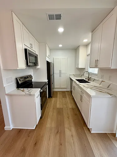 952 Pine Ave #D Photo 1