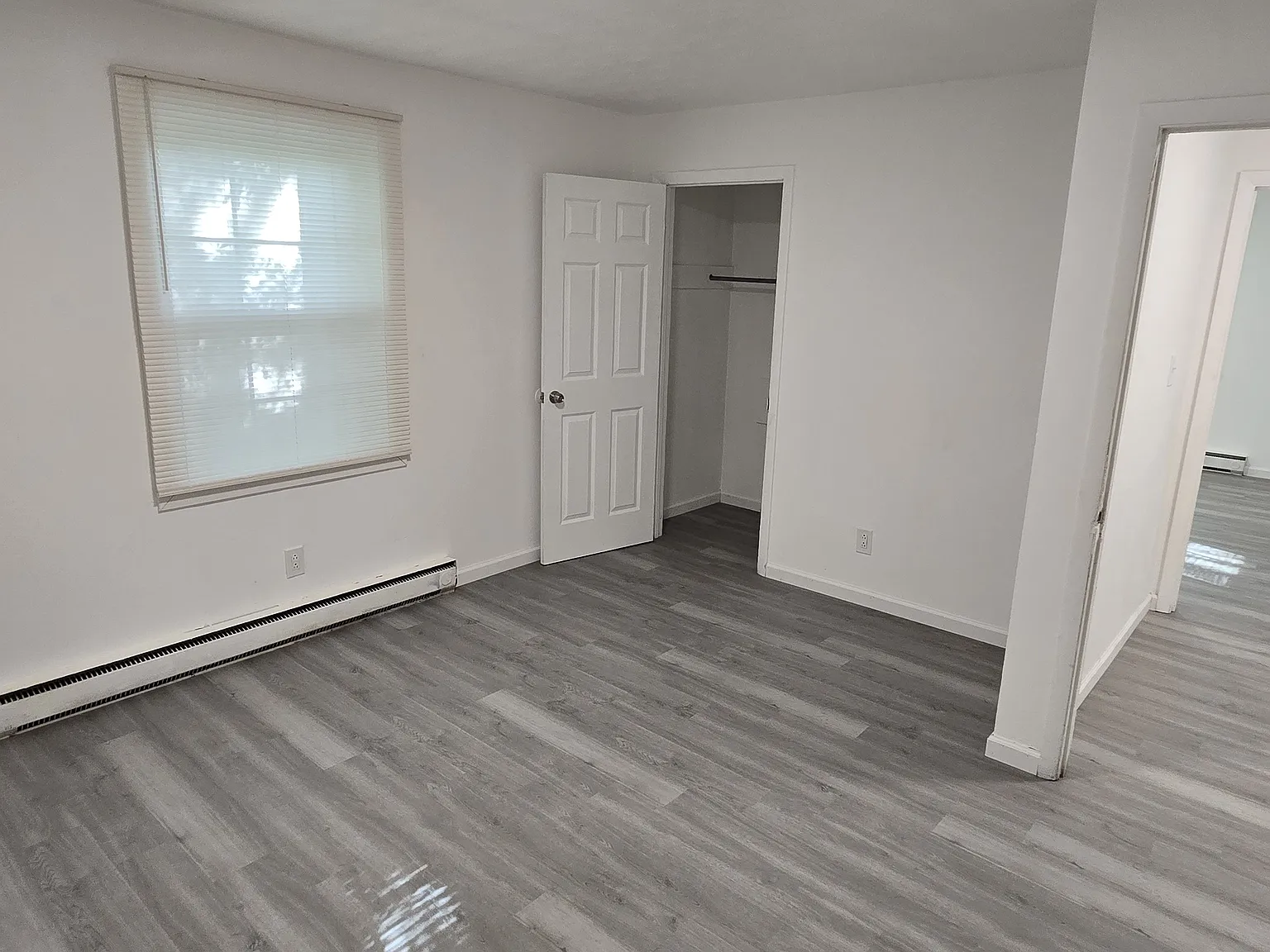2 bed, 1023 sqft, $1,299 — Photo 3