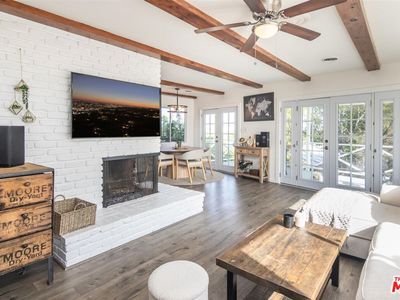 22247 Del Valle St, Woodland Hills, CA, 91364