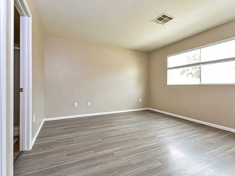 2306 Hollow Oak Ave — Photo 8