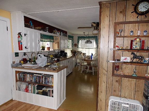 4th image of 4081 Rockwell Ave