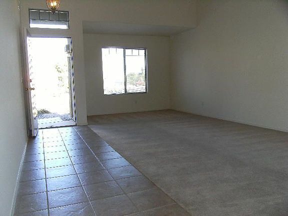 4th image of 3226 S Justin Dr