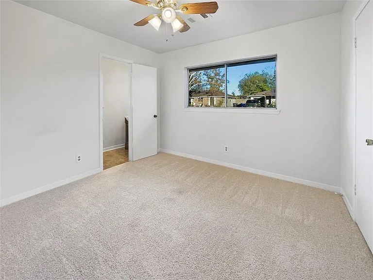 3911 Pine Meadow Ln — Photo 10