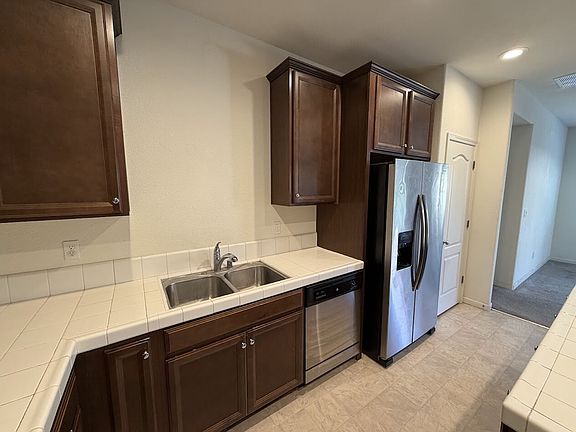 5th image of 519 Tolman Way