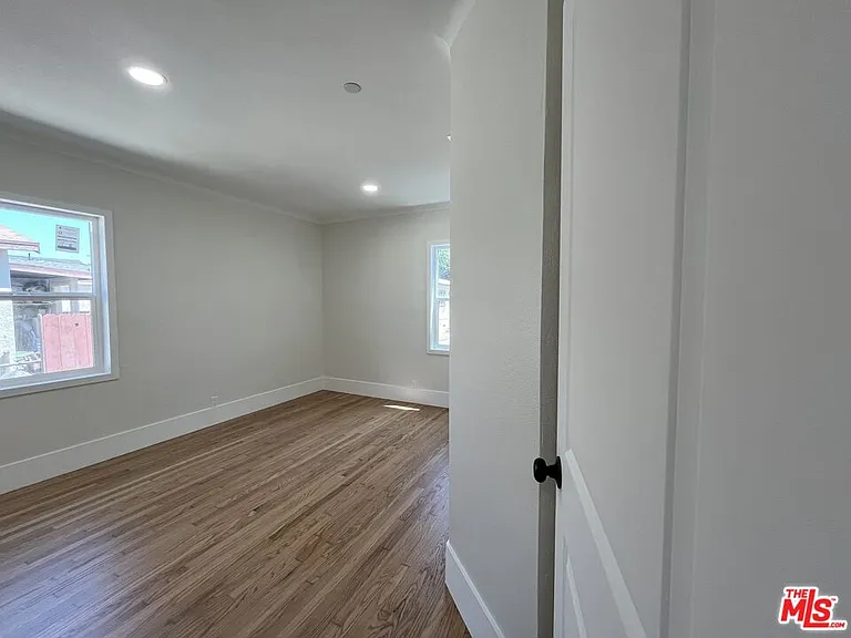 8640 Baring Cross St — Photo 12
