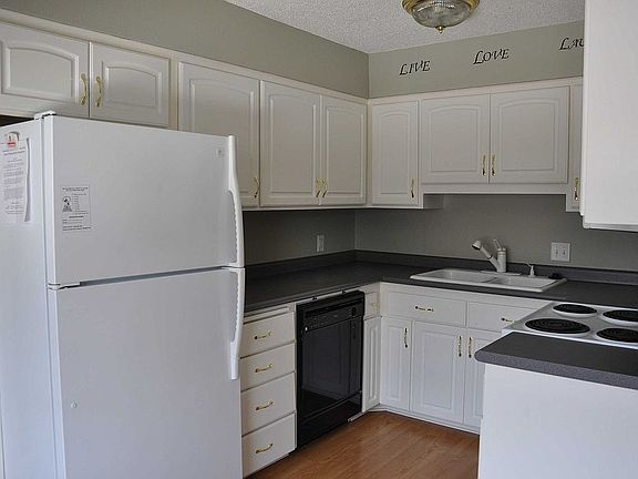 4th image of 2516 Stearns Way